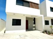 Casa en venta a estrenar Privada con Casa Club en La Paz