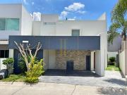 CASA EN VENTA A ESTRENAR RENOVACIÓN EN PUERTAS DEL TULE