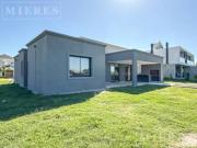 Casa en venta a estrenar sobre lote a la laguna area 1...