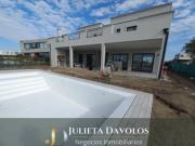 Casa en Venta a la laguna en El Canton Barrio Islas