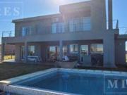 Casa en venta a Laguna sobre lote en cul de sac Area 7...