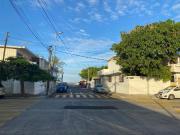 Casa en venta a media cuadra de Malec?n de Puerto de...