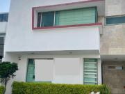 CASA EN VENTA A PIE DE CALLE EN EL FRACCIONAMIENTO EL...