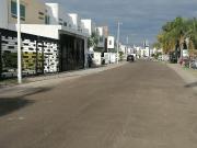 CASA EN VENTA A PIE DE CALLE EN RESIDENCIAL EL REFUGIO...