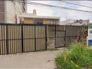 Casa en venta a precio de Terreno, Jardines del Bosque,...