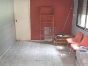CASA EN VENTA A RECICLAR CON COCHERA PARA 8 AUTOS