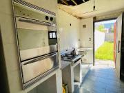 CASA EN VENTA A REFACCIONAR 3 DORMS. Y PARQUE