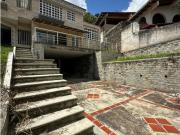 CASA EN VENTA A REMODELAR EN CUMBRES DE CURUMO CASA EN VENTA A REMODELAR EN CUMBRES DE CURUMO