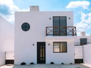 Casa en venta en la playa con piscina