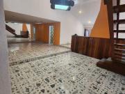Casa en venta a una calle de la Herradura, jardín...
