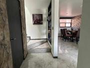 Casa en venta a una calle de río de las avenidas...