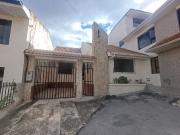 CASA EN VENTA A UNA CUADRA DE LA PASEO DE LOS CAÑARIS