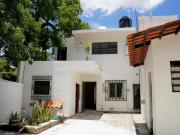 Casa a unas cuadras del parque de santiago centro merida...