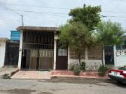 Casa en venta a unos metros de la calle Arista! en...