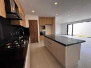 Casa en venta a unos metros de la UDLAP San Andres...