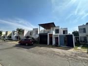 CASA EN VENTA ACABADOS DE LUJO EN COTO CON ALBERCA FRACC...