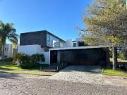 Casa en Venta acabados de lujo, preciosa vista al campo...