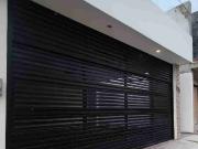 CASA EN VENTA ACABADOS RESIDENCIALES, EXCELENTE...