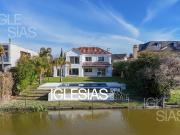 Casa en venta al lago en Las Glorietas, Nordelta