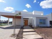 Casa en Venta al Lago en Santa Ana Villa Nueva