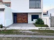 CASA EN VENTA AL NORTE DE LA CIUDAD