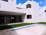 CASA EN VENTA AL NORTE DE MÉRIDA EN PRIVADA
