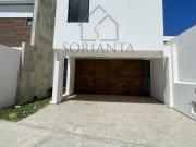 Casa en venta al poniente de Ags