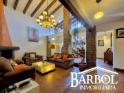 Casa en Venta al Sur – Amplio Jardín y Espacios Iluminados