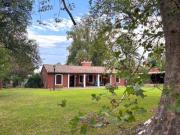 Casa en venta Alta Gracia 4 dorm Barrio Cerrado