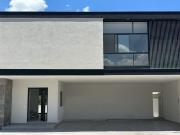 CASA EN VENTA ALTARES CARRETERA NACIONAL