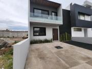 CASA EN VENTA ALTOS DE JURIQUILLA