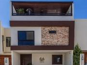 CASA EN VENTA ALTOS DE JURIQUILLA – CONDOMINIO ZENIT