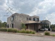 Casa en Venta Altozano, Acabados Premium, Terraza, Sala...