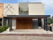 Casa en Venta Altozano, Acabados Premium, Terraza, Sala...