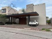 Casa en Venta Altozano, Alberca, Jardín 162m2, Sala de Tv