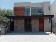 Casa en Venta Altozano, Doble Altura, Acabados de Lujo