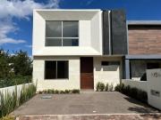 Casa en venta Altozano, Fracc. privado con vigilancia y...