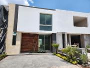 Casa en Venta Altozano Fraccionamiento privado