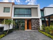 Casa en Venta Altozano Fraccionamiento Privado Caseta de...