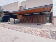 Casa en Venta Altozano, Sala de Tv Amplia, Acabados de...