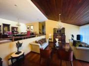 Casa en Venta, amplia de estilo colonial en Lomas de Urdesa