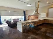 CASA EN VENTA AMPLIA NUEVA AMUEBLADA CON ACABADOS DE...