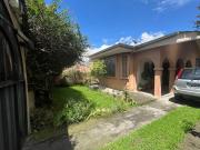 CASA EN VENTA, AMPLIA Y CENTRAL PARQUE LA LIBERTAD
