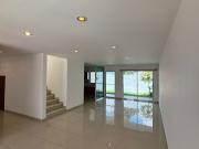 Casa en Venta Amplios Espacios 3 Recámaras Principal con...