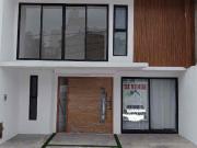 Casa en venta, amplios espacios y excelente iluminación...