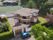 CASA EN VENTA AMPLIOS JARDINES TUMBACO HILACRIL