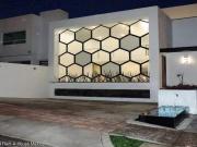 Casa en Venta Amueblada en Real de Juriquilla RAHQRO