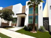 CASA EN VENTA AMUEBLADA Y EQUIPADA EN LA CORUÑA RESIDENCIAL