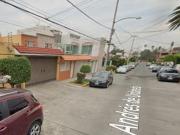 Casa en Venta Andrés de Urdaneta, Cd. Satélite,...