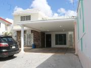 Casa en Venta Avenida Cupules, García Gineres